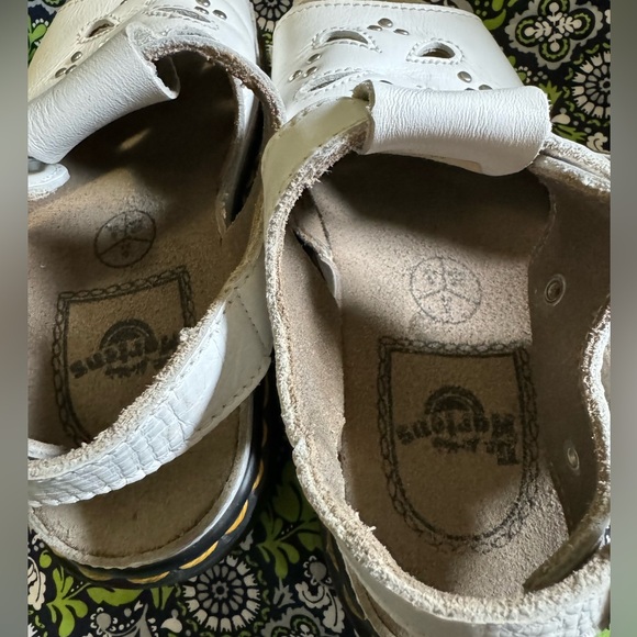 🌸Dr Martens Y2K Sandals vintage🌸 7 US flower cut out design good condition🌸 - Picture 6 of 11